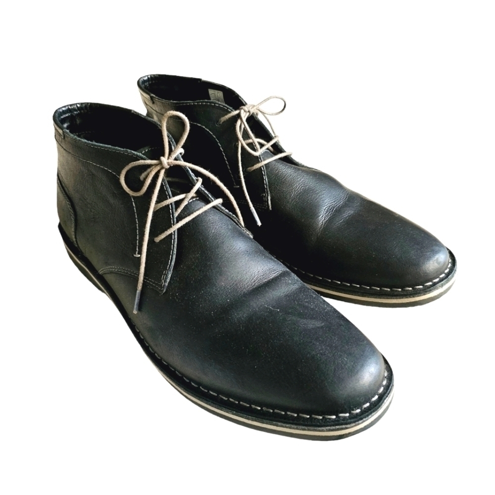 Sharp Steve Madden Black Chucka Boots